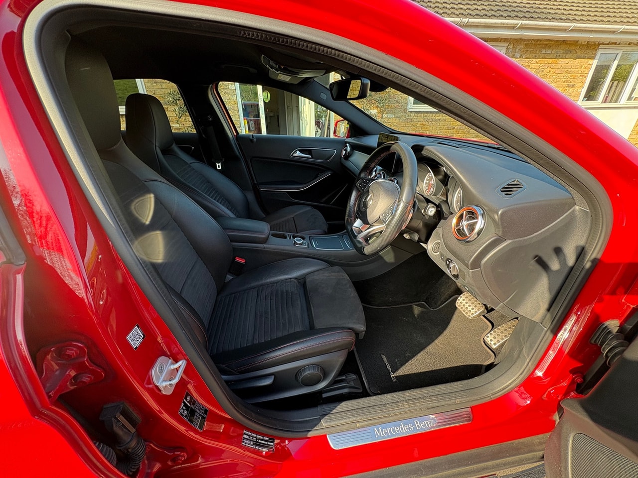 2017 Mercedes-benz GLA-Class GLA 200 d AMG Line Premium auto - Picture 7 of 17