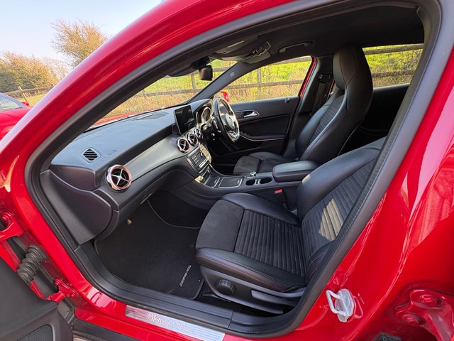 2017 Mercedes-benz GLA-Class GLA 200 d AMG Line Premium auto - Picture 12 of 17