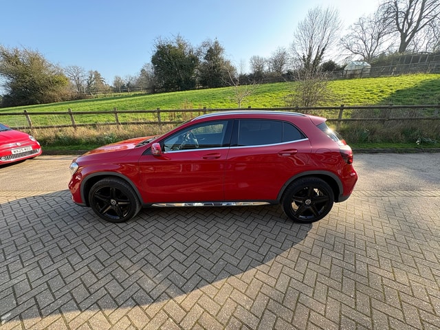 2017 Mercedes-benz GLA-Class GLA 200 d AMG Line Premium auto - Picture 5 of 17