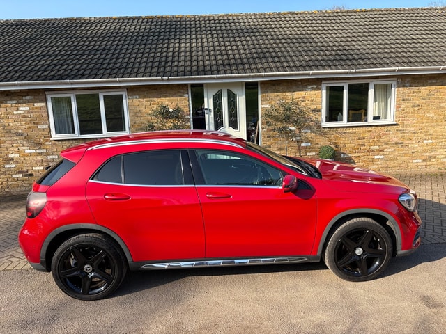 2017 Mercedes-benz GLA-Class GLA 200 d AMG Line Premium auto - Picture 3 of 17
