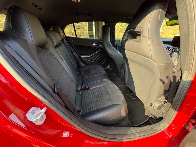 2017 Mercedes-benz GLA-Class GLA 200 d AMG Line Premium auto - Picture 10 of 17