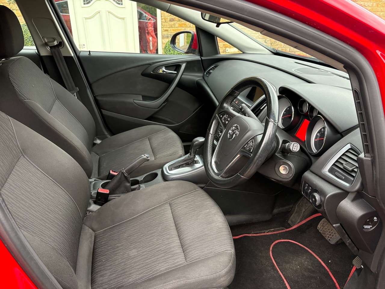 2015 VAUXHALL Astra Tech Line 1.6i 16v VVT (115PS) Auto - Picture 8 of 16