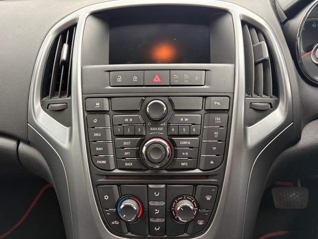 2015 VAUXHALL Astra Tech Line 1.6i 16v VVT (115PS) Auto - Picture 14 of 16