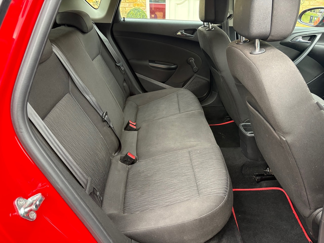 2015 VAUXHALL Astra Tech Line 1.6i 16v VVT (115PS) Auto - Picture 10 of 16