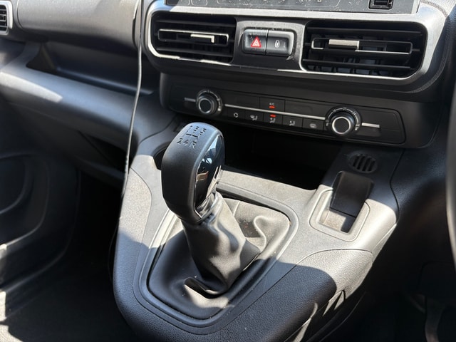 2020 VAUXHALL Combo L2 Spt 2300 1.5 (100PS) TD S/S Eu6.2 - Picture 11 of 15