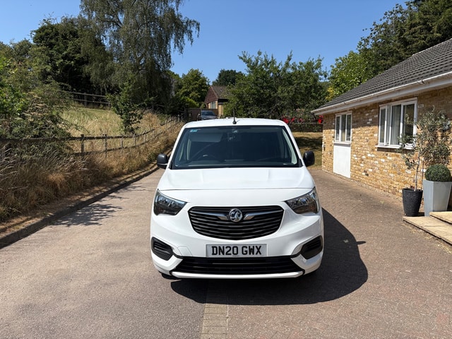 2020 VAUXHALL Combo L2 Spt 2300 1.5 (100PS) TD S/S Eu6.2 - Picture 2 of 15