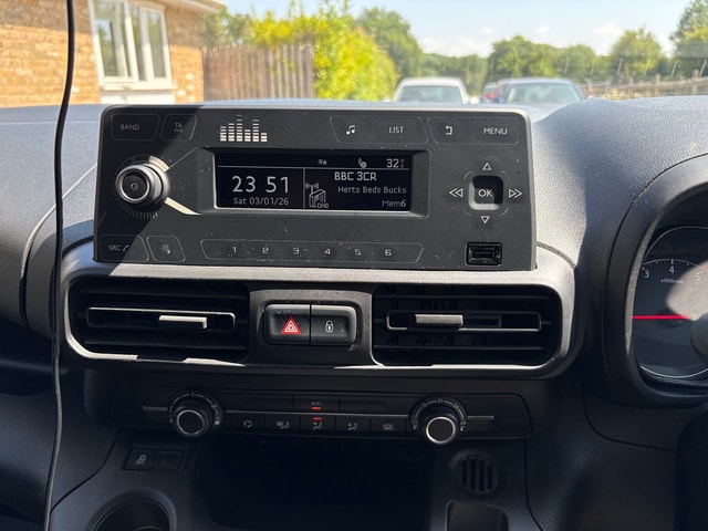 2020 VAUXHALL Combo L2 Spt 2300 1.5 (100PS) TD S/S Eu6.2 - Picture 9 of 15