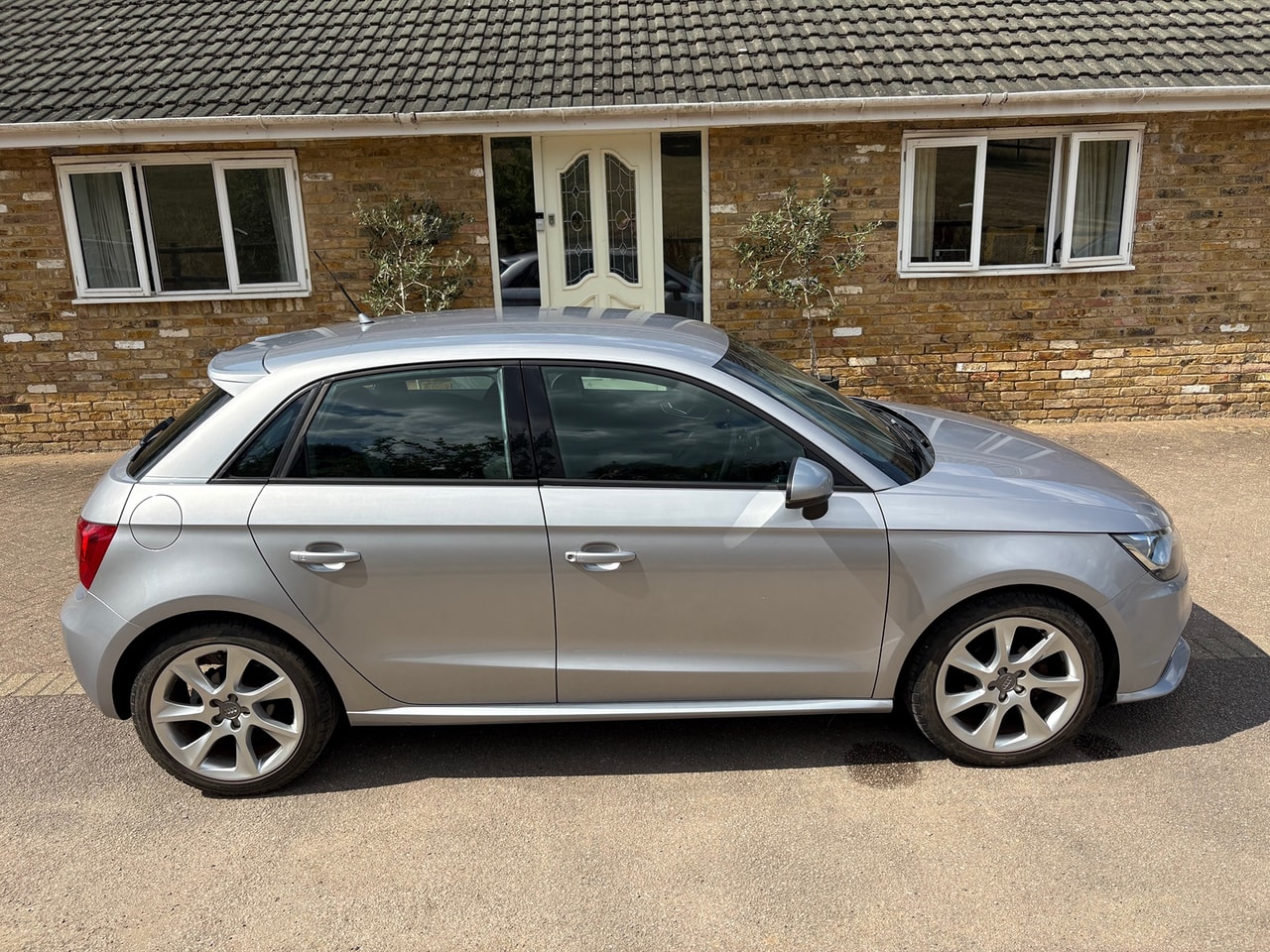 2014 AUDI A1 Sportback 1.2 TFSI Sport 86PS - Picture 3 of 16
