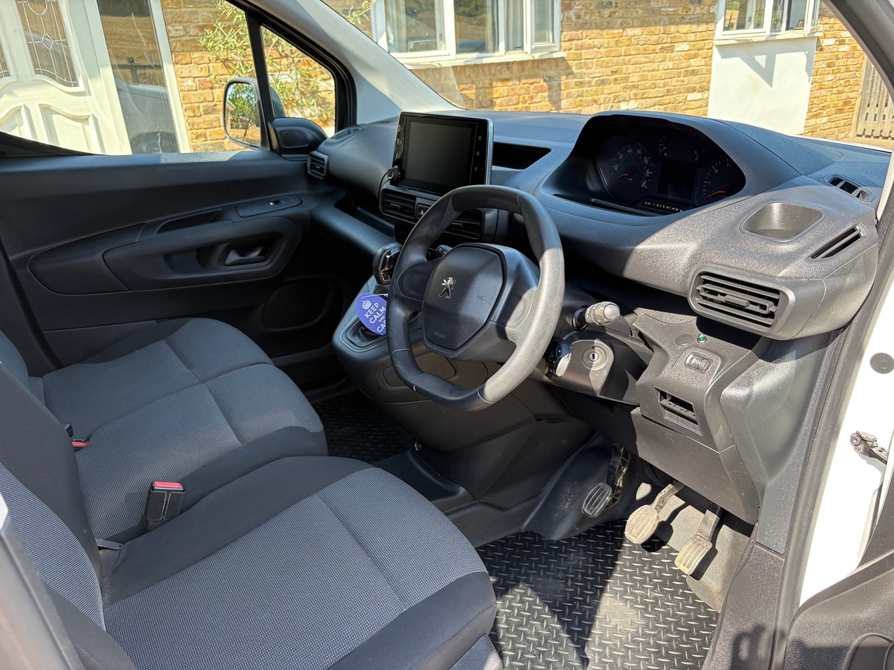 2019 PEUGEOT Partner 1.6 BlueHDi 100 S&S manual 950 Professio - Picture 8 of 18