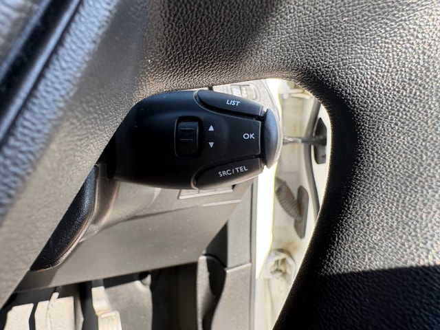 2019 PEUGEOT Partner 1.6 BlueHDi 100 S&S manual 950 Professio - Picture 16 of 18