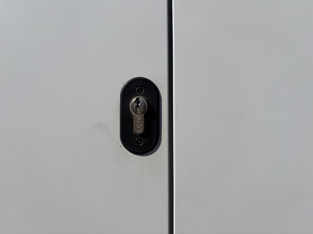 2019 PEUGEOT Partner 1.6 BlueHDi 100 S&S manual 950 Professio - Picture 11 of 18