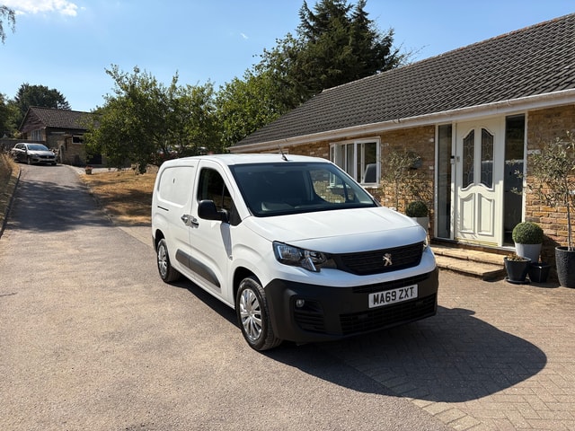2019 PEUGEOT Partner 1.6 BlueHDi 100 S&S manual 950 Professio