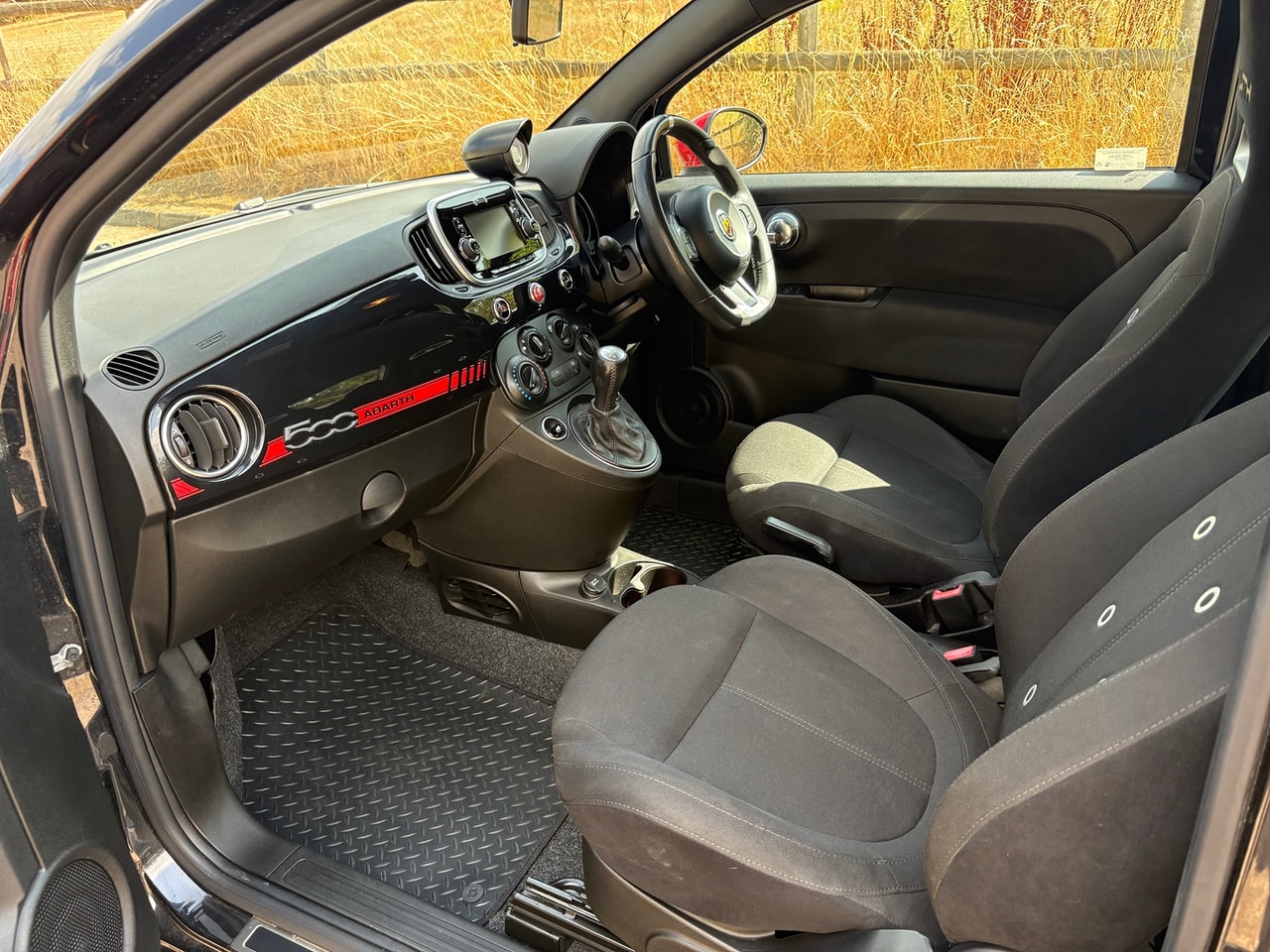 2018 ABARTH 500 1.4 16v T-Jet 145HP - Picture 11 of 21