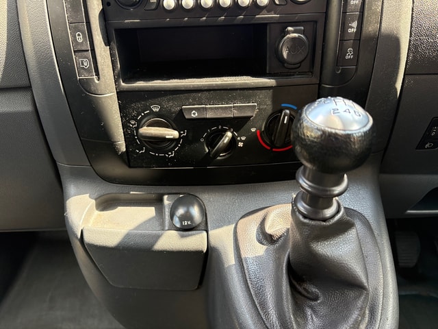 2014 CITROEN Dispatch HDi 125 6-speed L2H1 1200 - Picture 12 of 18