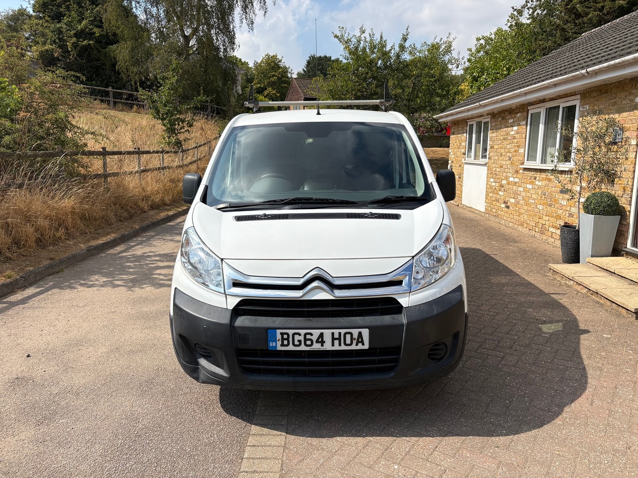 2014 CITROEN Dispatch HDi 125 6-speed L2H1 1200 - Picture 2 of 18