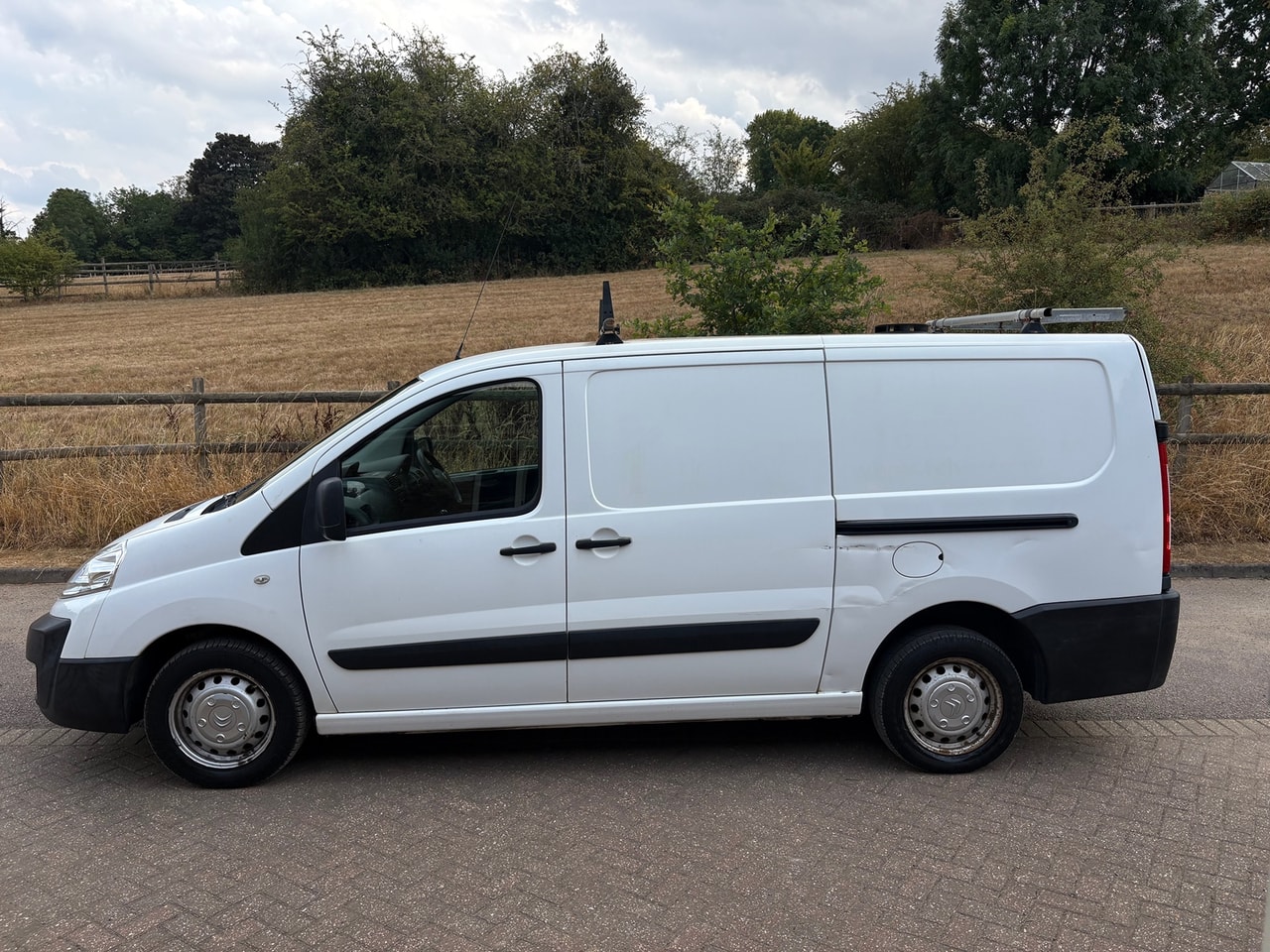 2014 CITROEN Dispatch HDi 125 6-speed L2H1 1200 - Picture 5 of 18