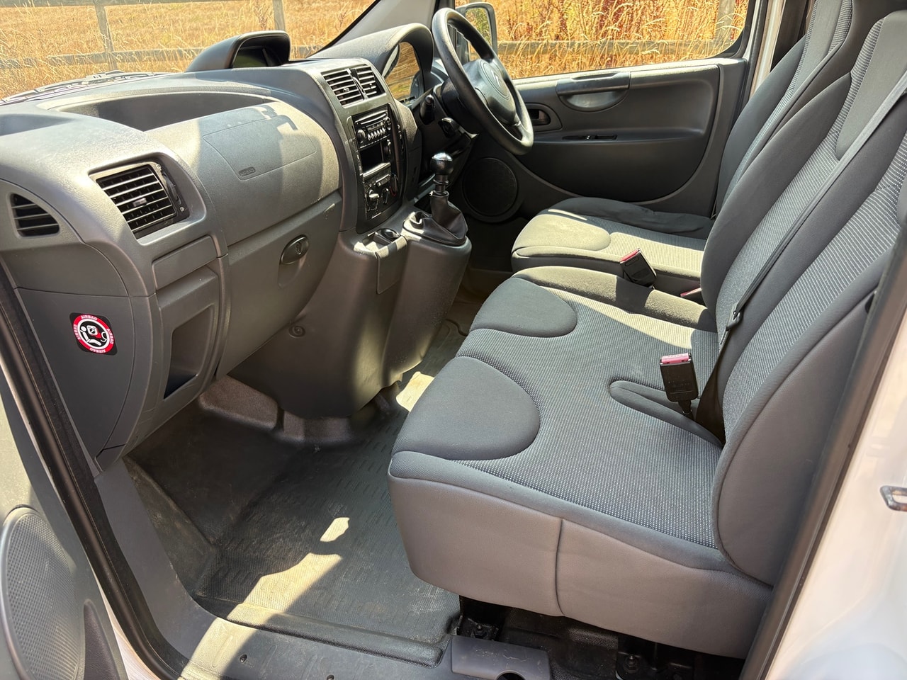 2014 CITROEN Dispatch HDi 125 6-speed L2H1 1200 - Picture 13 of 18