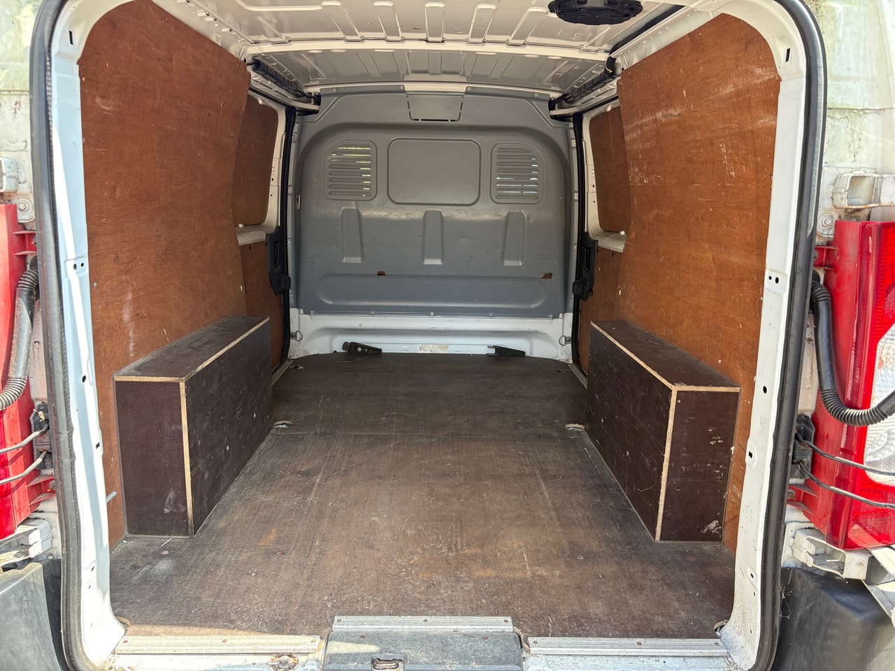 2014 CITROEN Dispatch HDi 125 6-speed L2H1 1200 - Picture 17 of 18