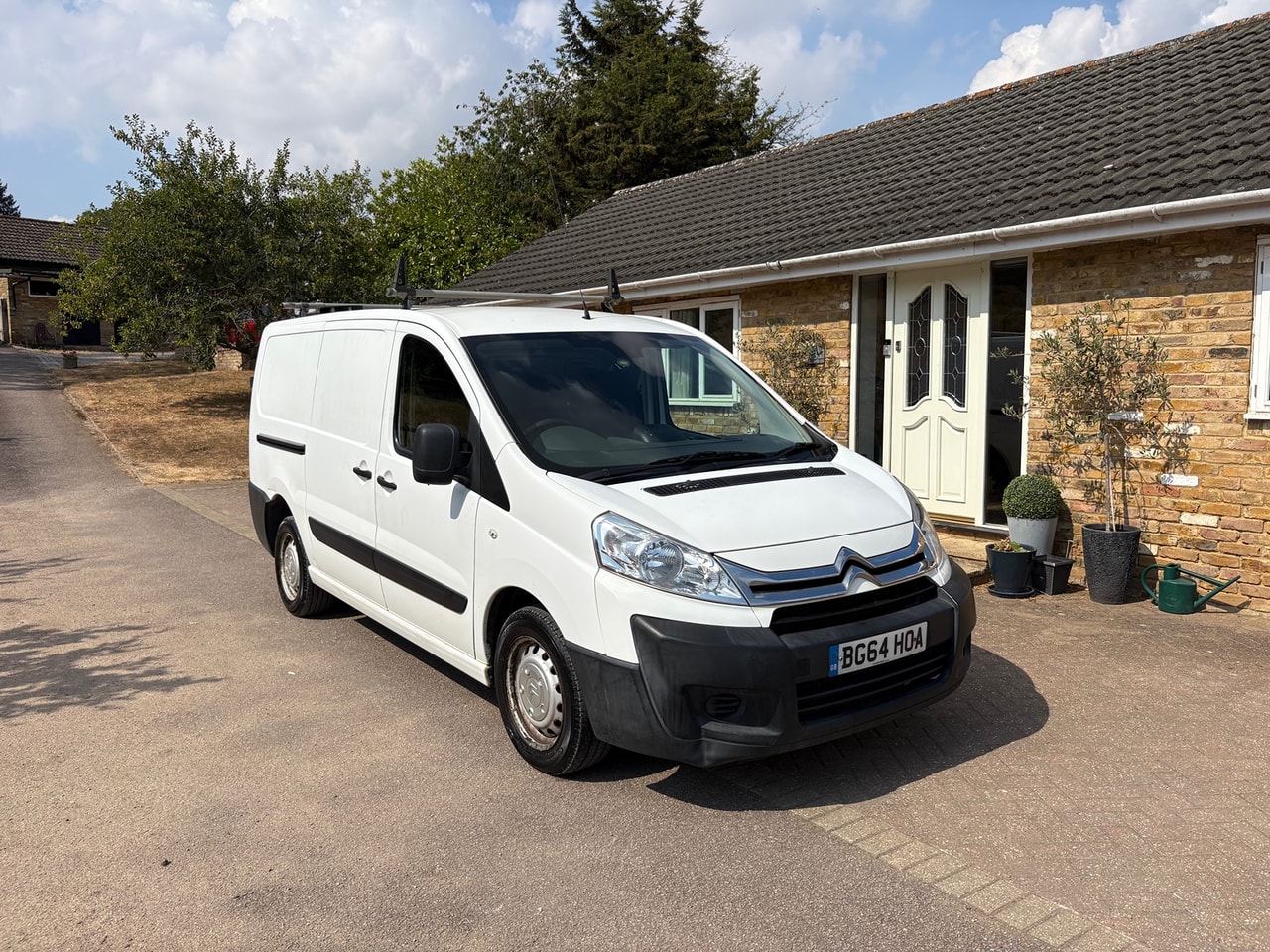 2014 CITROEN Dispatch HDi 125 6-speed L2H1 1200 - Picture 1 of 18