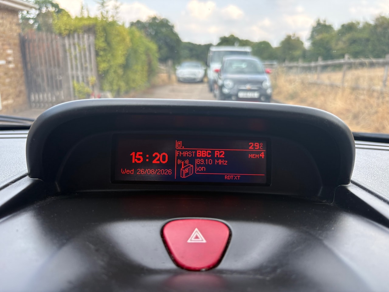 2014 CITROEN Dispatch HDi 125 6-speed L2H1 1200 - Picture 11 of 18