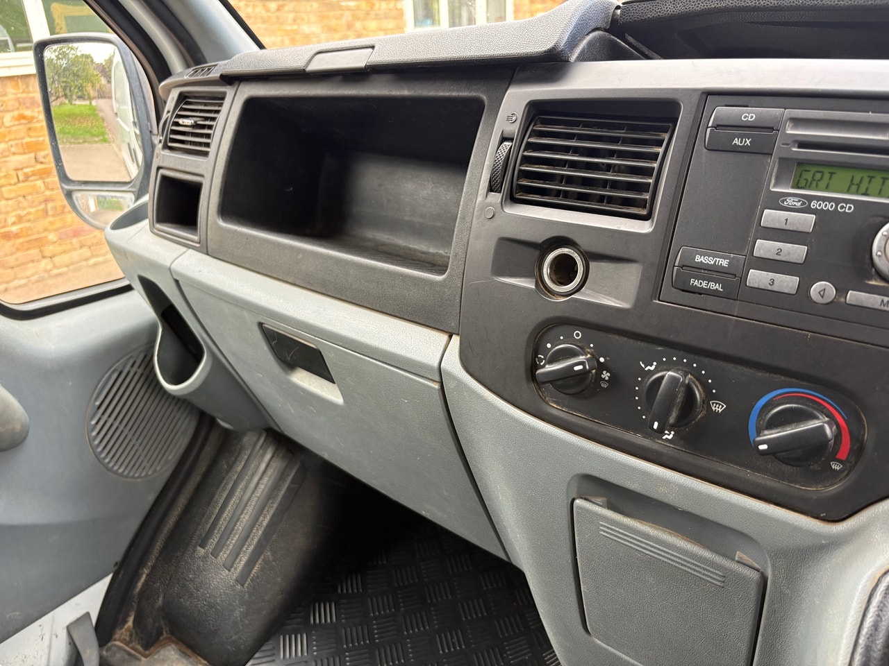 2012 FORD Transit 2.2TDCi 100PS 260 SWB Low Roof FWD - Picture 14 of 16