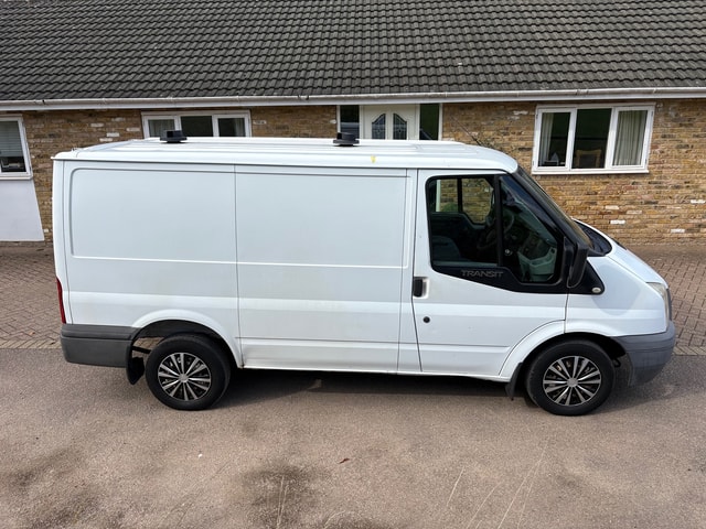 2012 FORD Transit 2.2TDCi 100PS 260 SWB Low Roof FWD - Picture 3 of 17
