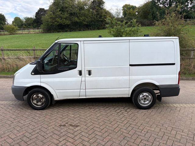 2012 FORD Transit 2.2TDCi 100PS 260 SWB Low Roof FWD - Picture 5 of 16