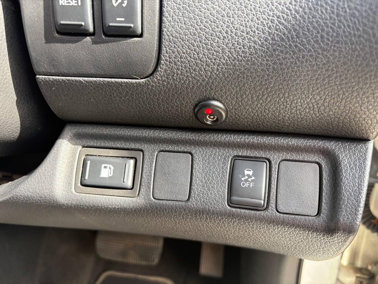 2019 NISSAN Navara N-Guard DoubleCab 2.3 dCi 190PS 4WD Auto - Picture 13 of 18