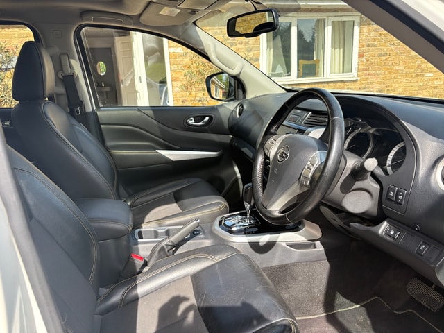 2019 NISSAN Navara N-Guard DoubleCab 2.3 dCi 190PS 4WD Auto - Picture 7 of 18