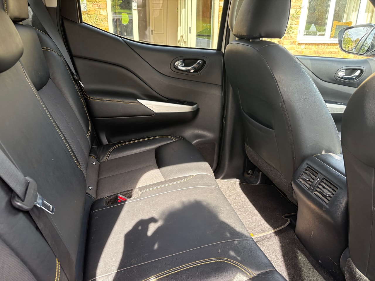 2019 NISSAN Navara N-Guard DoubleCab 2.3 dCi 190PS 4WD Auto - Picture 12 of 18
