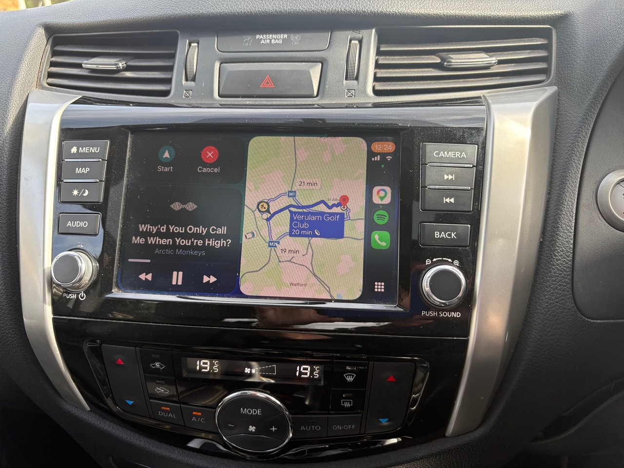 2019 NISSAN Navara N-Guard DoubleCab 2.3 dCi 190PS 4WD Auto - Picture 6 of 18
