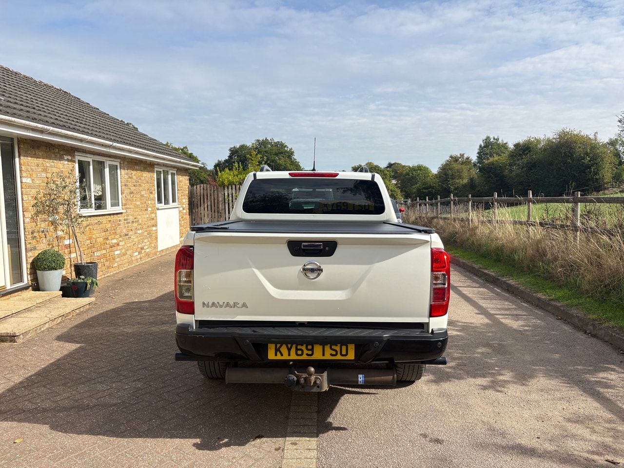 2019 NISSAN Navara N-Guard DoubleCab 2.3 dCi 190PS 4WD Auto - Picture 4 of 18