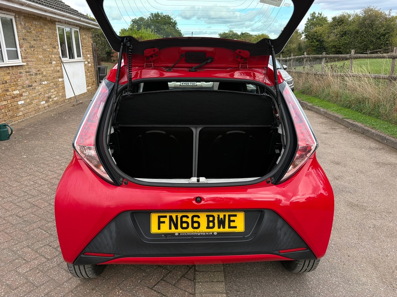 2016 TOYOTA Aygo 1.0 VVT-i x - Picture 7 of 17