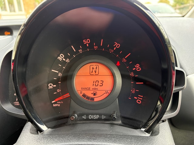2016 TOYOTA Aygo 1.0 VVT-i x - Picture 10 of 17