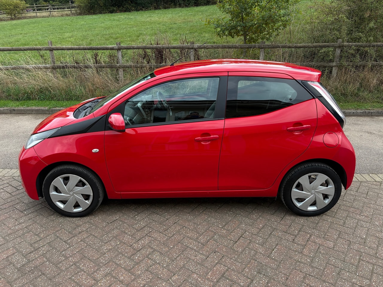 2016 TOYOTA Aygo 1.0 VVT-i x - Picture 5 of 17