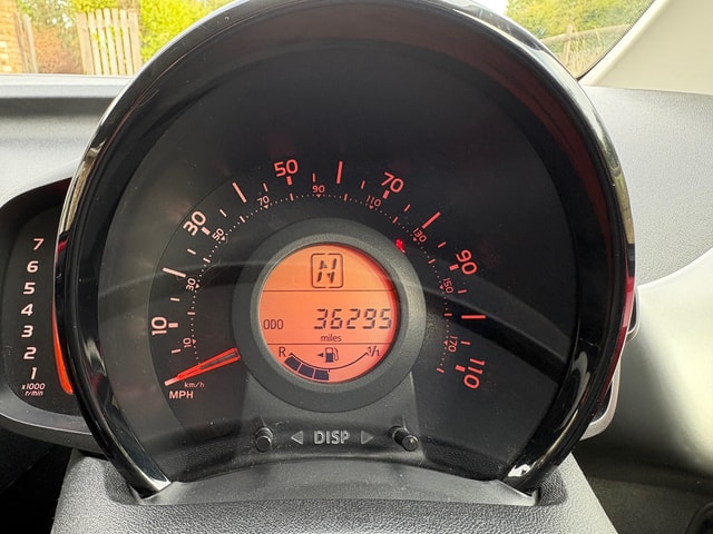 2016 TOYOTA Aygo 1.0 VVT-i x - Picture 6 of 17