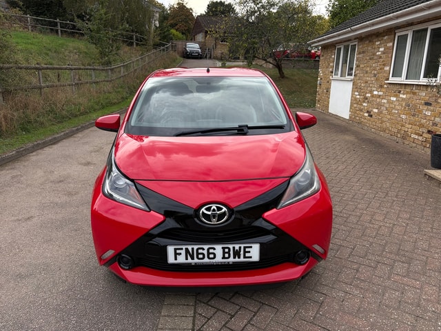2016 TOYOTA Aygo 1.0 VVT-i x - Picture 2 of 17