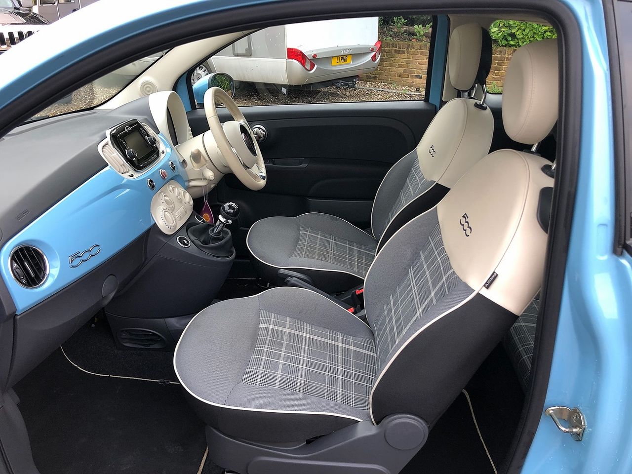 2017 FIAT 500 1.2i Lounge S/S - Picture 12 of 14