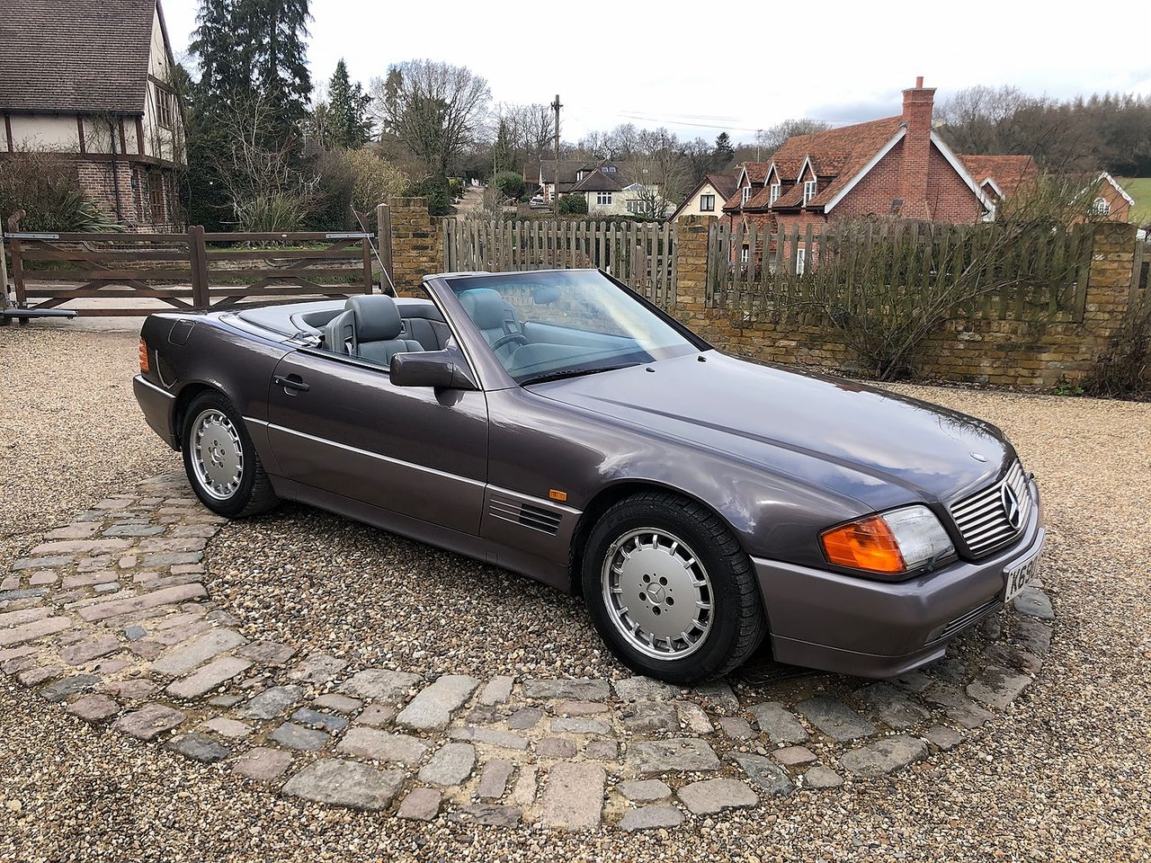 1992 MERCEDES 300SI Auto Roadster - Picture 2 of 12