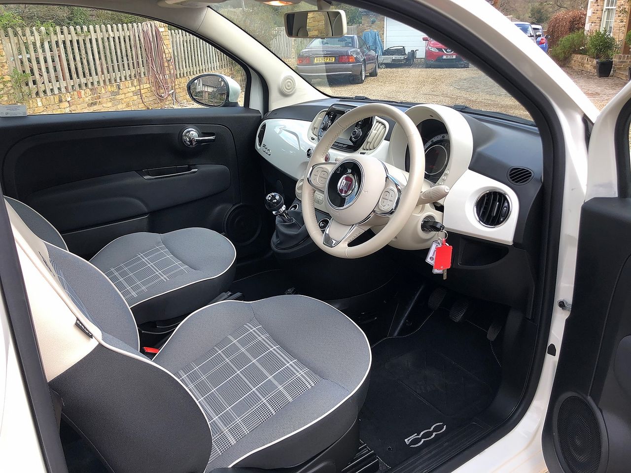 2019 FIAT 500 1.2i Lounge S/S - Picture 10 of 12