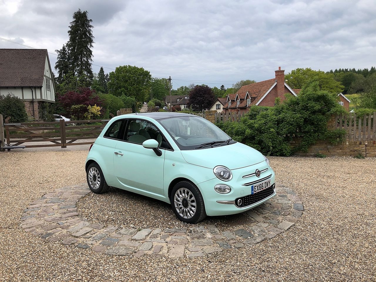 2016 FIAT 500 1.2i Lounge S/S - Picture 1 of 15