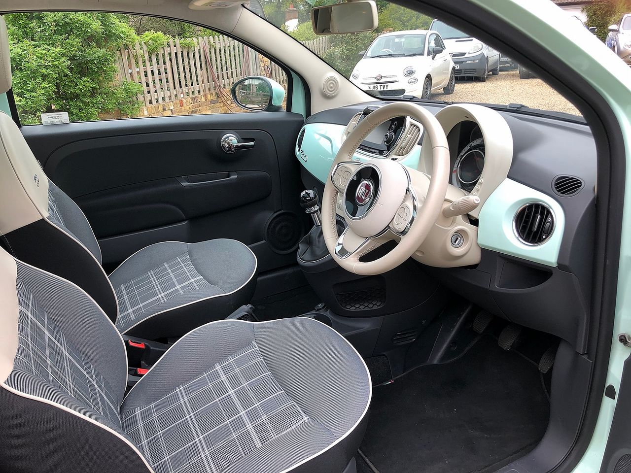 2016 FIAT 500 1.2i Lounge S/S - Picture 9 of 15
