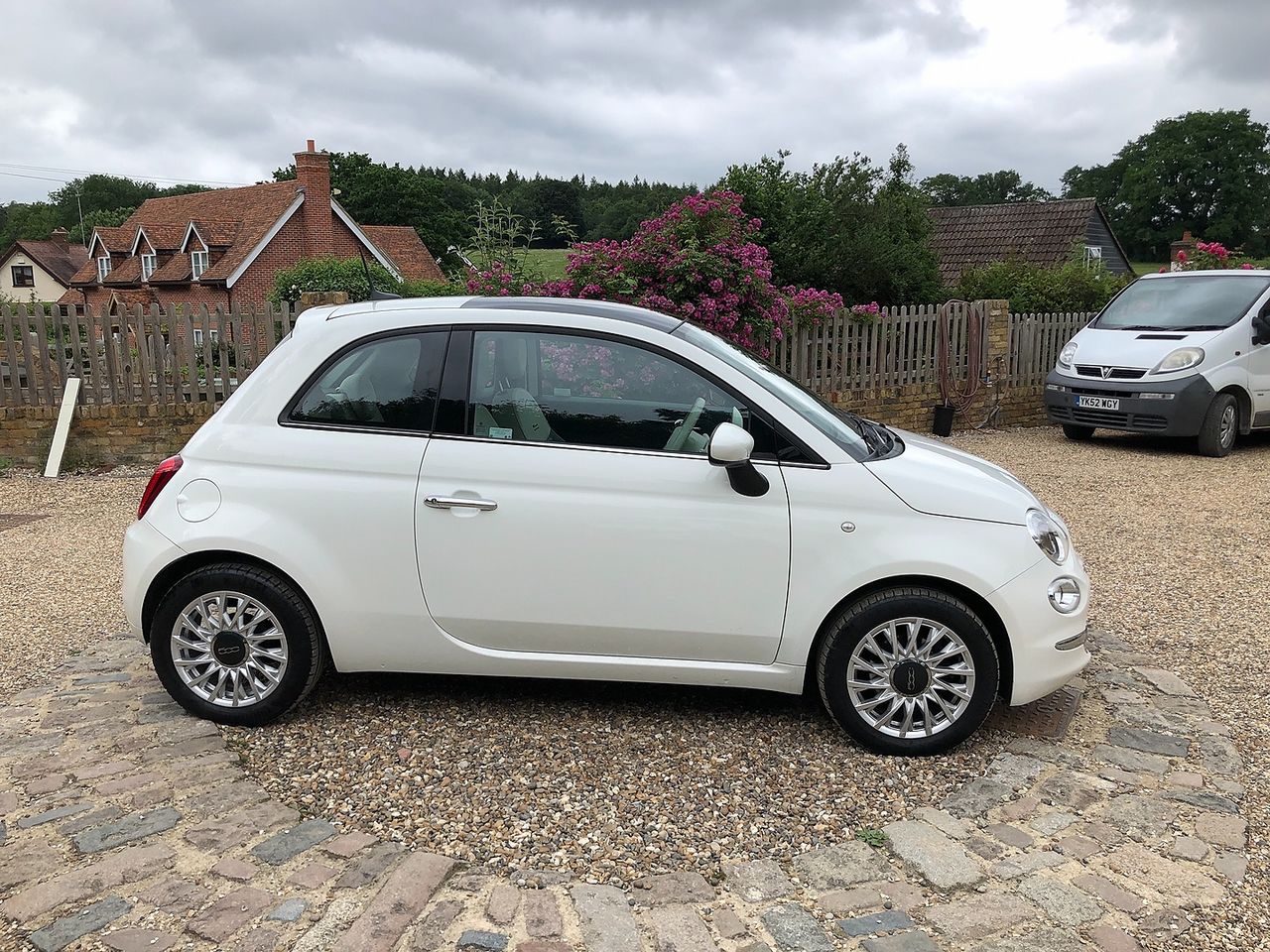 2017 FIAT 500 1.2i Lounge S/S - Picture 3 of 14