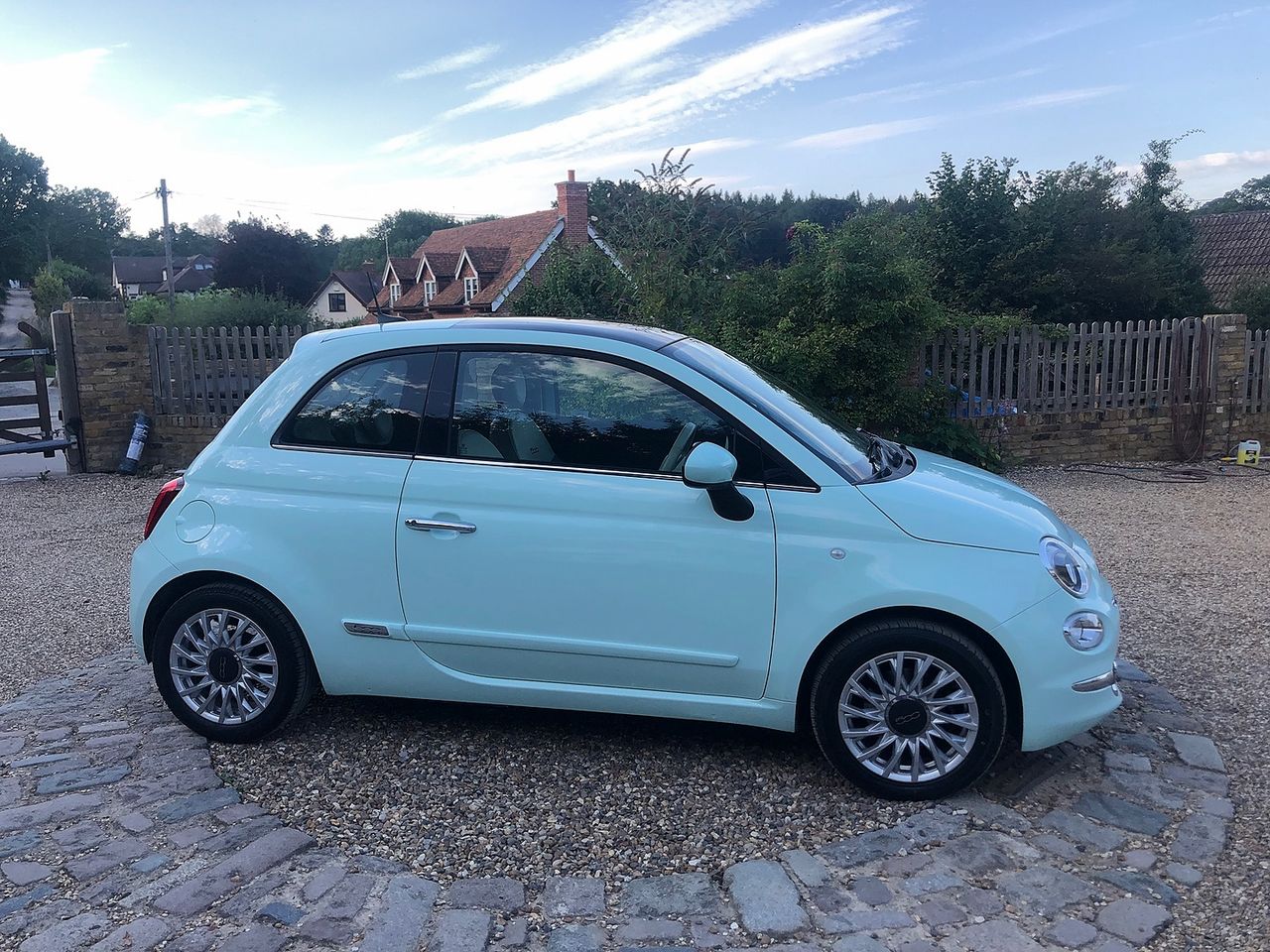 2016 FIAT 500 1.2i Lounge S/S ECO - Picture 2 of 13