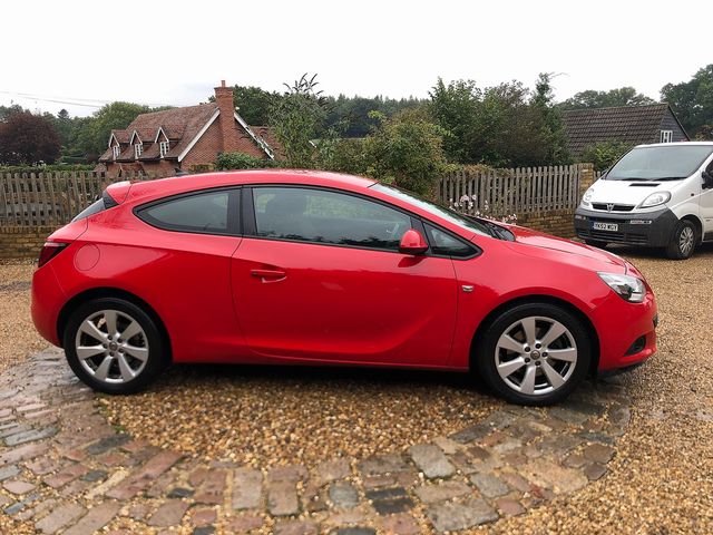 2014 VAUXHALL Astra GTC SPORT 1.4 16v Turbo 140PS auto - Picture 3 of 13